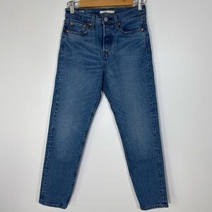 Levi’s Premium Wedgie Denim Jeans Button Fly Straight Women’s Size 26 Med Wash